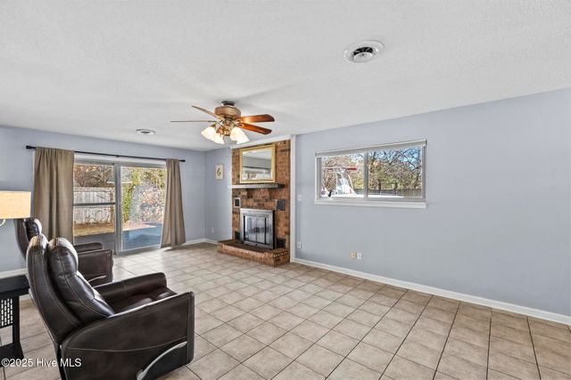 201 N Willow Lane, Jacksonville, NC 28546