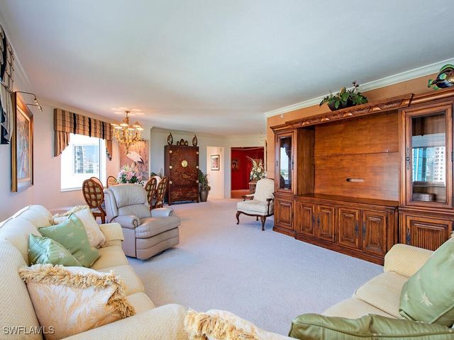 7425 Pelican Bay BLVD 1106, Naples, FL 34108