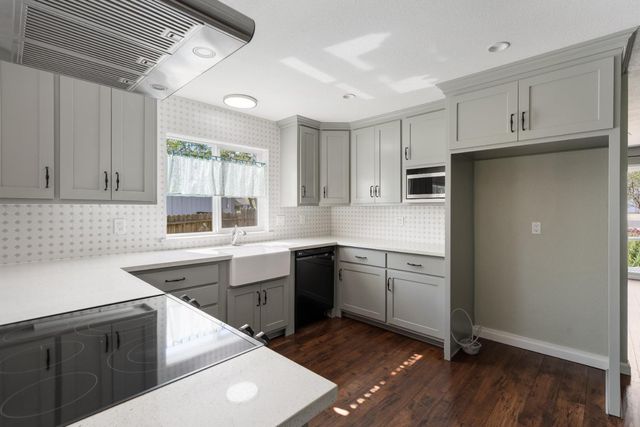 3158 Oxford Rd, Cameron Park, CA 95682