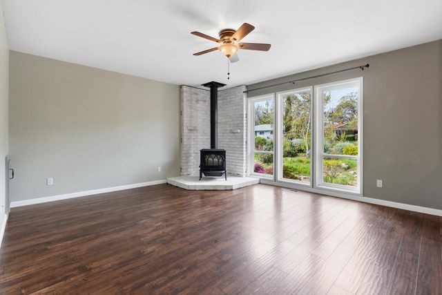 3158 Oxford Rd, Cameron Park, CA 95682