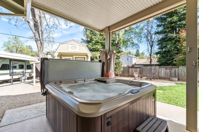 3158 Oxford Rd, Cameron Park, CA 95682