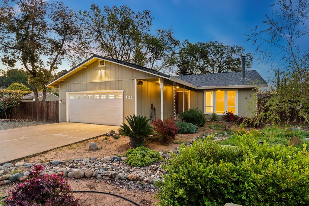 3158 Oxford Rd, Cameron Park, CA 95682