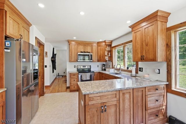 138 Overlook Dr, Montague Twp., NJ 07827