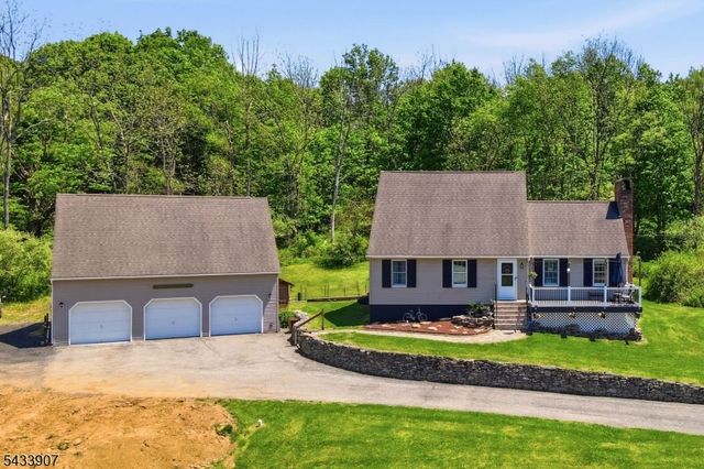 138 Overlook Dr, Montague Twp., NJ 07827