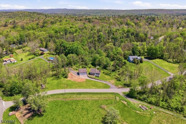 138 Overlook Dr, Montague Twp., NJ 07827
