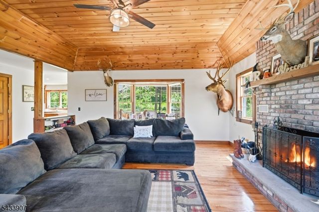 138 Overlook Dr, Montague Twp., NJ 07827