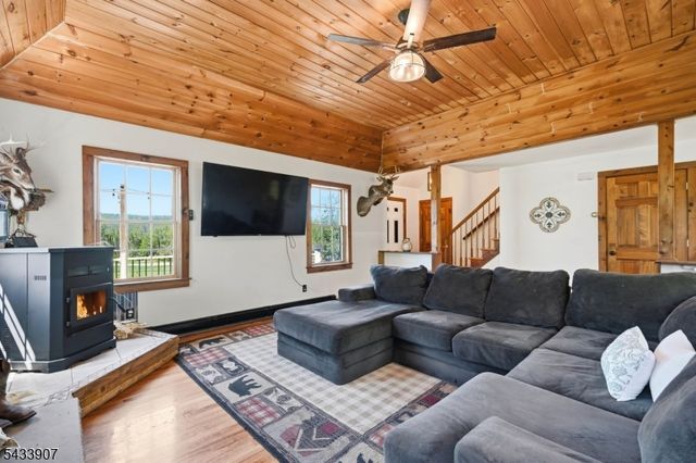 138 Overlook Dr, Montague Twp., NJ 07827