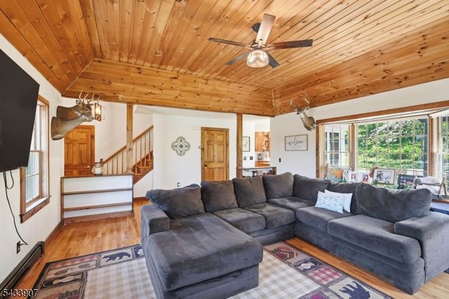 138 Overlook Dr, Montague Twp., NJ 07827