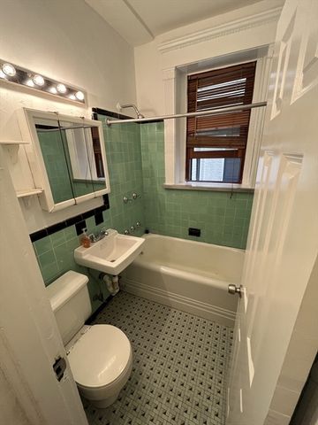 8 Garrison Street 512, Boston, MA 02116