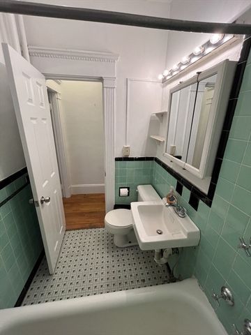 8 Garrison Street 512, Boston, MA 02116