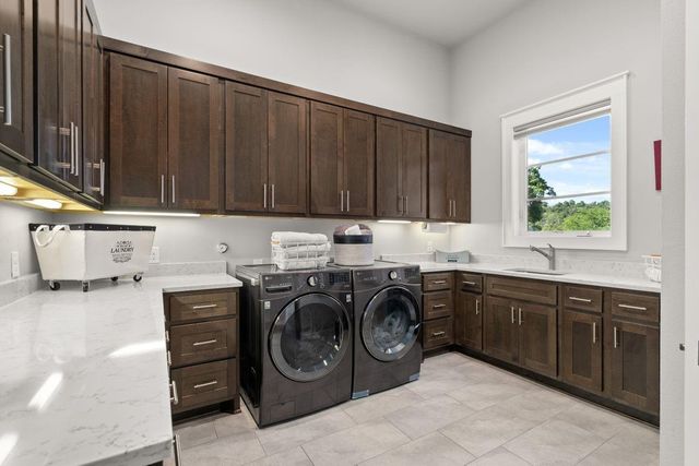 821 Laughing Dog CT, Leander, TX 78641