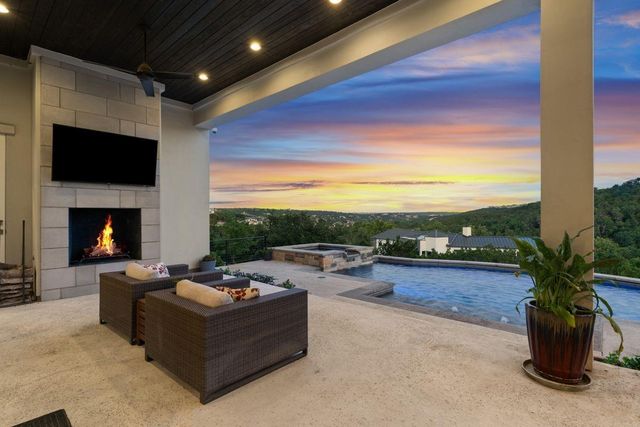 821 Laughing Dog CT, Leander, TX 78641