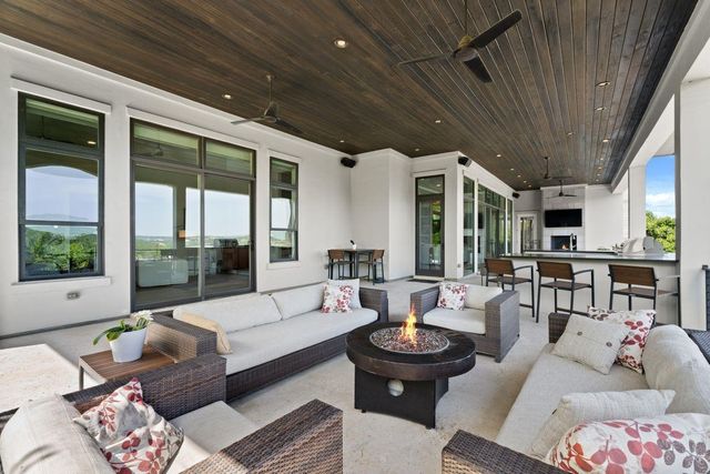 821 Laughing Dog CT, Leander, TX 78641