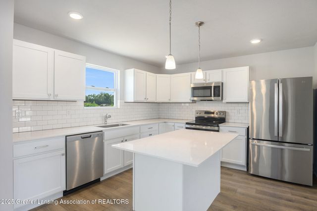 2919 Moccasin Drive, Dewitt, MI 48820