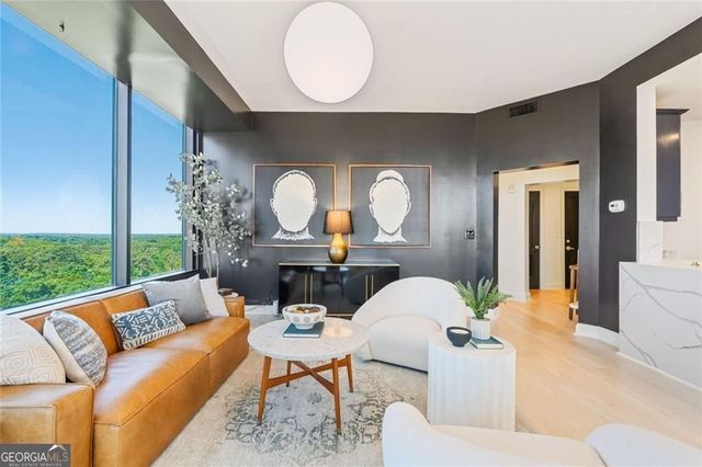 2828 Peachtree Road NW 1401, Atlanta, GA 30305