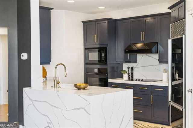 2828 Peachtree Road NW 1401, Atlanta, GA 30305