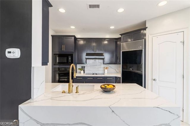 2828 Peachtree Road NW 1401, Atlanta, GA 30305