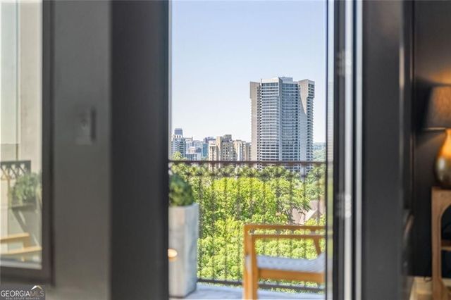2828 Peachtree Road NW 1401, Atlanta, GA 30305