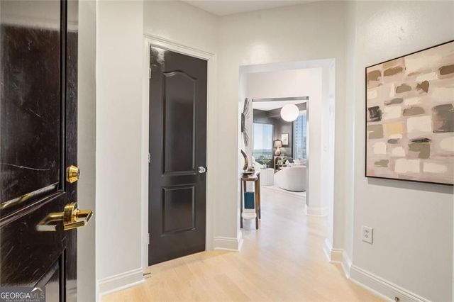 2828 Peachtree Road NW 1401, Atlanta, GA 30305