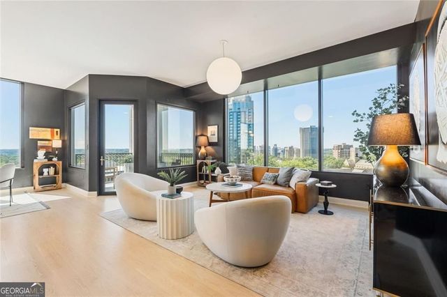 2828 Peachtree Road NW 1401, Atlanta, GA 30305