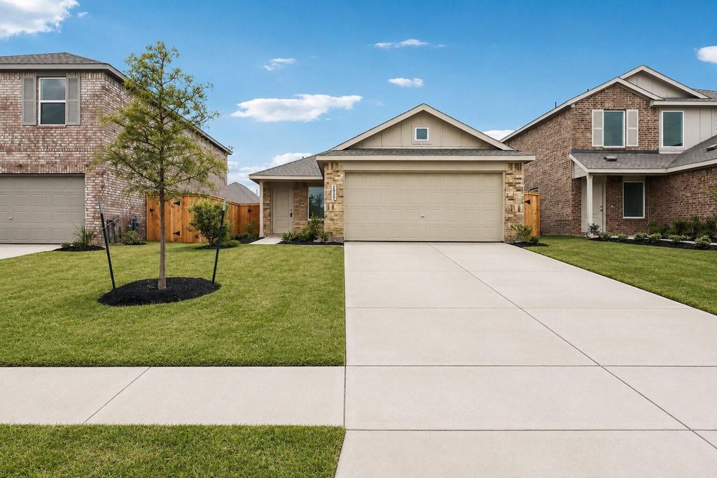 28727 Texas Plains Drive, Hockley, TX 77447