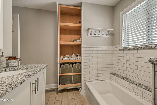 5428 Odd Fellow Road, Kingsport, TN 37664