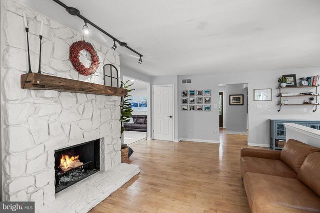 22 BRANTLEY WAY, Sicklerville, NJ 08081