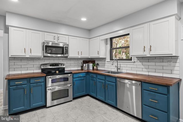 22 BRANTLEY WAY, Sicklerville, NJ 08081