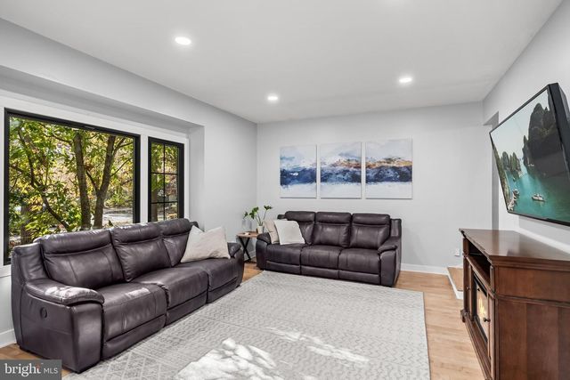 22 BRANTLEY WAY, Sicklerville, NJ 08081