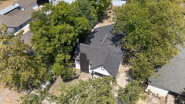 2825 Avenue I, Fort Worth, TX 76105