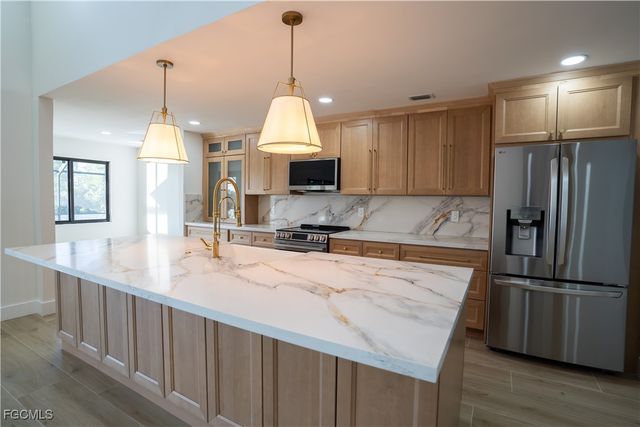 16701 Bobcat DR, Fort Myers, FL 33908