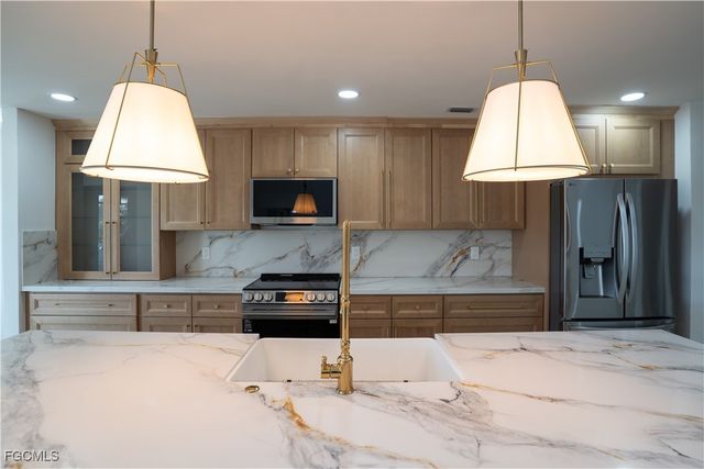 16701 Bobcat DR, Fort Myers, FL 33908