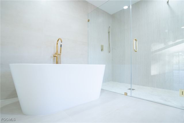 16701 Bobcat DR, Fort Myers, FL 33908