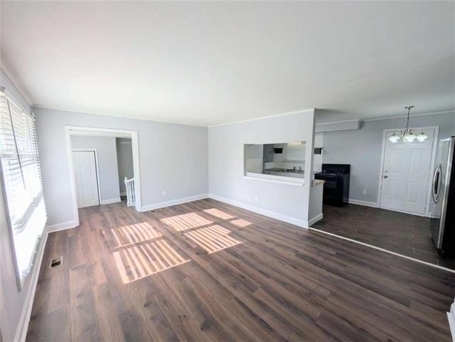 70 Ruzelle Drive, Atlanta, GA 30354