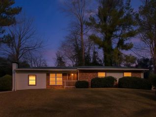 70 Ruzelle Drive, Atlanta, GA 30354