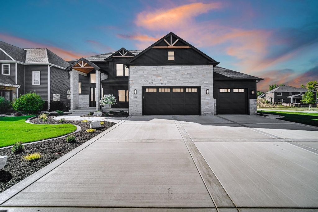 11039 Macedon Street, Winfield, IN 46307