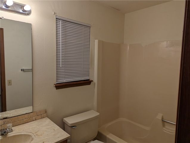 2863 Kasey Avenue B, Springdale, AR 72764