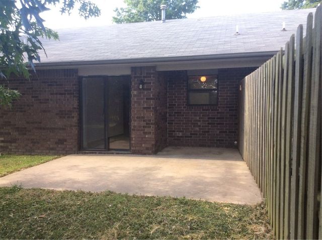 2863 Kasey Avenue B, Springdale, AR 72764