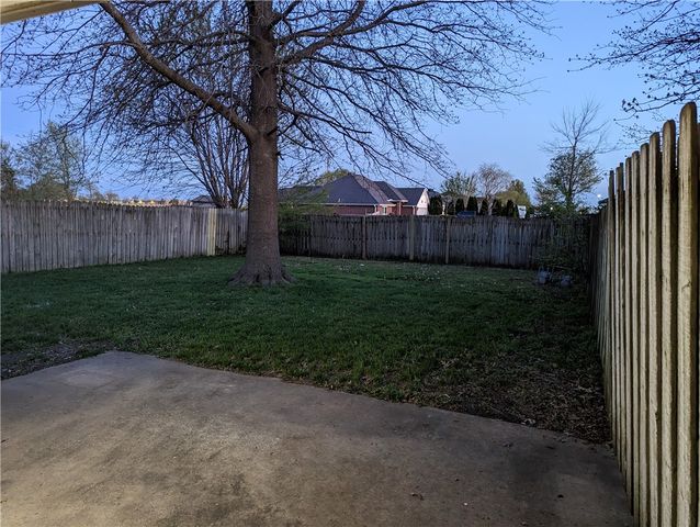 2863 Kasey Avenue B, Springdale, AR 72764