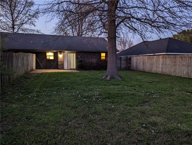 2863 Kasey Avenue B, Springdale, AR 72764