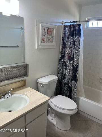 6733 E Victoria Street S, Tucson, AZ 85730