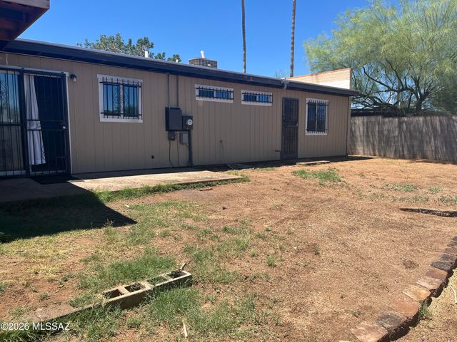 6733 E Victoria Street S, Tucson, AZ 85730