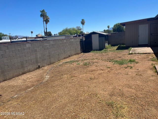 6733 E Victoria Street S, Tucson, AZ 85730