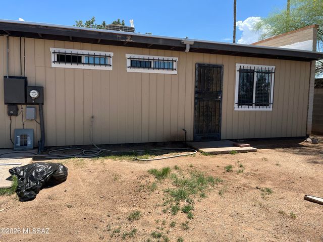6733 E Victoria Street S, Tucson, AZ 85730