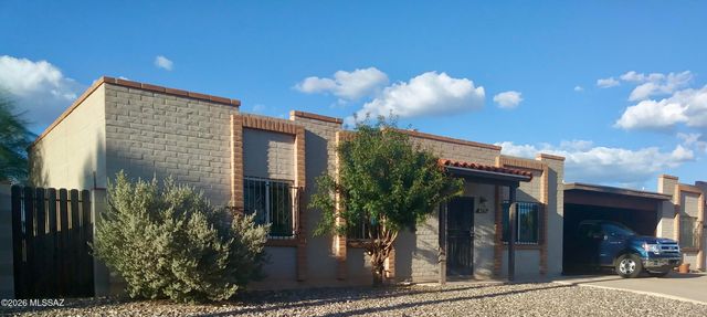 6733 E Victoria Street S, Tucson, AZ 85730
