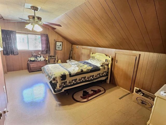 611 E PARKWAY AVENUE, Oshkosh, WI 54901