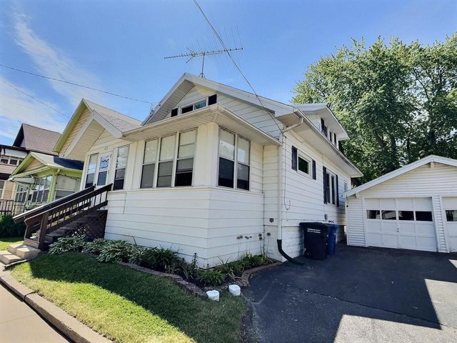611 E PARKWAY AVENUE, Oshkosh, WI 54901