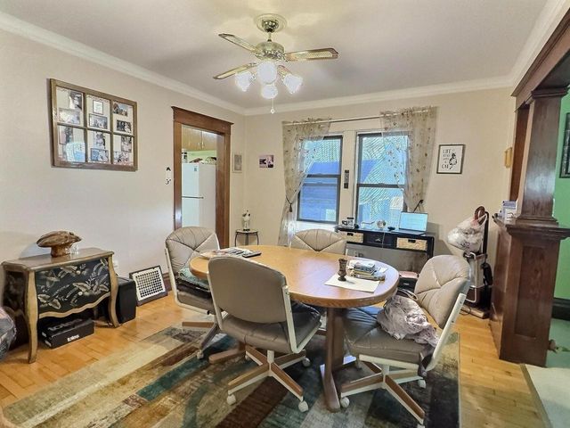 611 E PARKWAY AVENUE, Oshkosh, WI 54901