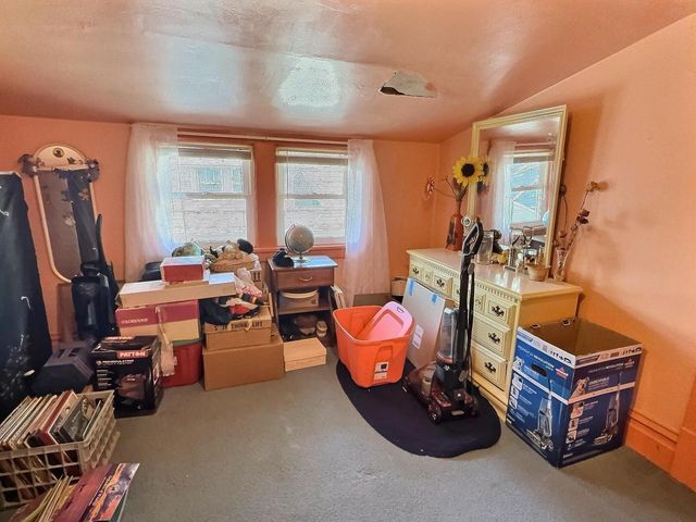 611 E PARKWAY AVENUE, Oshkosh, WI 54901