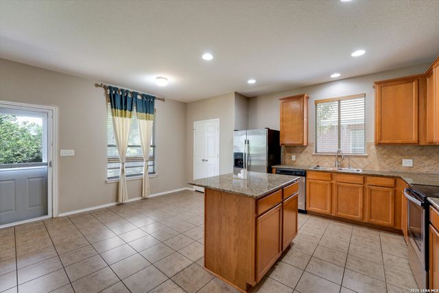 11710 Meadowood Oaks, San Antonio, TX 78254